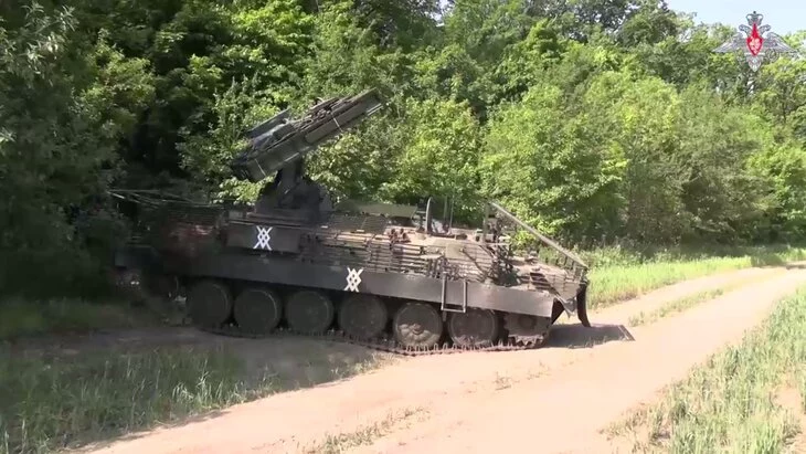 Средства ПВО отразили массовую атаку беспилотников в Ростовской области Средства ПВО отразили массовую атаку беспилотников в Ростовской области