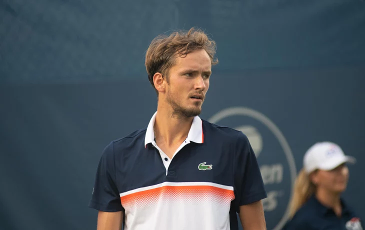 Российский теннисист Медведев проиграл испанцу Алькарасу в полуфинале Уимблдона