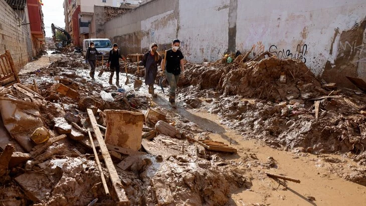 Число жертв наводнений в Испании увеличилось до 223