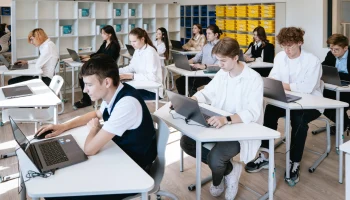 Более 600 тысяч подарков отправили друг другу столичные школьники в Московской электронной школе