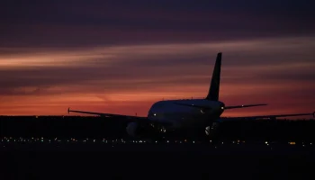 Самолет выкатился за пределы взлетно-посадочной полосы в аэропорту Махачкалы