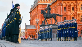 Собянин поздравил ветеранов с годовщиной контрнаступления в Битве под Москвой