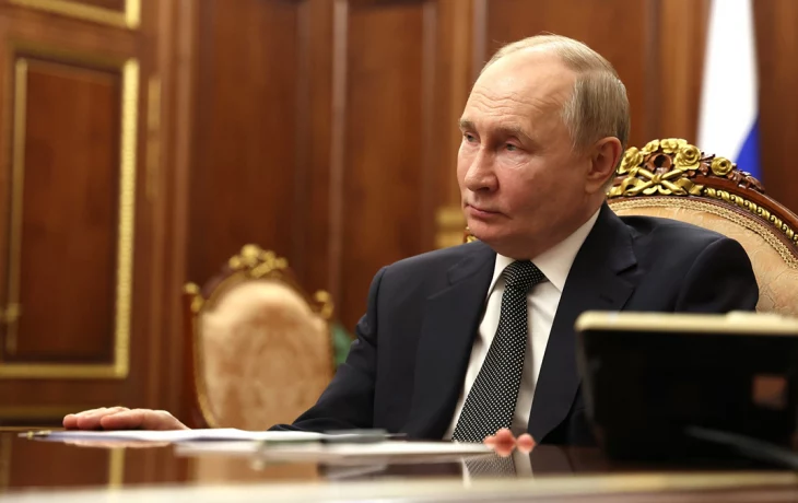 Родословное древо Путина представили на ПМЭФ Родословное древо Путина представили на ПМЭФ