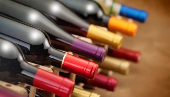 Продажу алкоголя в подмосковных точках общепита ограничат с 1 марта