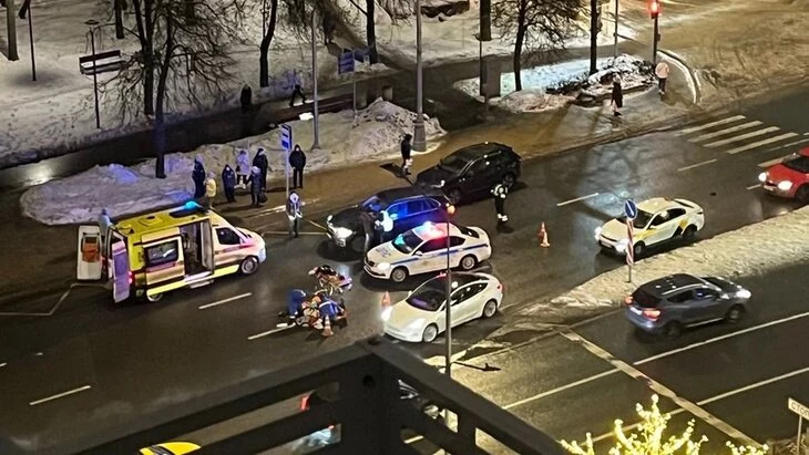 Водитель автомобиля BMW сбил насмерть пешехода в Зеленограде Водитель автомобиля BMW сбил насмерть пешехода в Зеленограде