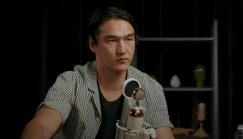 Комик Сабуров заявил, что планирует вернуться в Россию