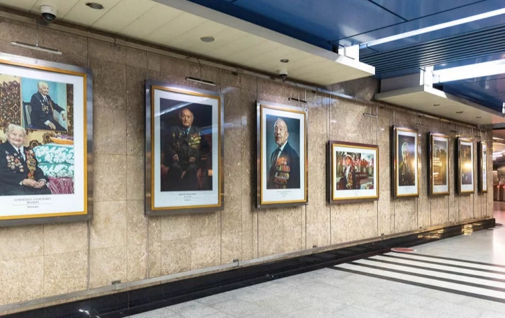 Приуроченная ко Дню Победы фотовыставка открылась в Московском метрополитене Приуроченная ко Дню Победы фотовыставка открылась в Московском метрополитене