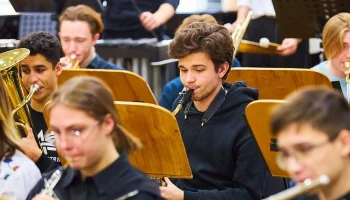 Собянин рассказал о поддержке учащихся московских школ и колледжей искусств