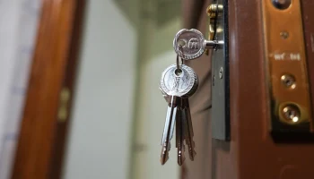 Мошенники продали в Москве 61 квартиру, купленную на украденные деньги