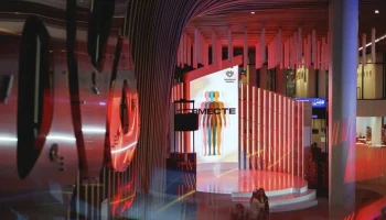 Москва онлайн покажет обзор выставки современного искусства "Вместе"