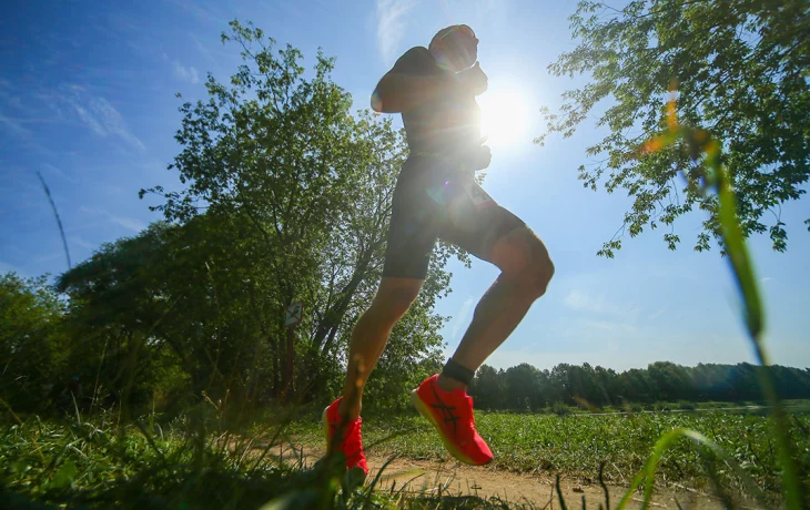 Утро начинается с пробежки: как новичкам освоить технику бега и подготовиться к марафонам Утро начинается с пробежки: как новичкам освоить технику бега и подготовиться к марафонам