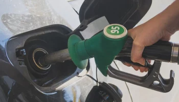 Власти РФ готовят меру сдерживания роста цен на топливо &ndash; СМИ