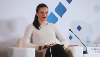 &laquo;Пусть расплачивается&raquo;: Фетисов заявил, что задолжавшая ФНС Исинбаева бросила Россию