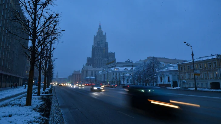 Москвичей призвали пересесть на общественный транспорт из-за снегопада 12 января Москвичей призвали пересесть на общественный транспорт из-за снегопада 12 января