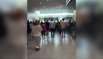 Около 800 человек эвакуированы из ТРЦ "Океания" в Москве