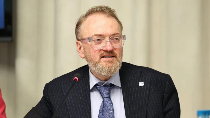 Милонов назвал смену спортивного гражданства сыном Плющенко релокантской позицией Милонов назвал смену спортивного гражданства сыном Плющенко релокантской позицией