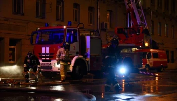 Пожар вспыхнул в здании в центре Москвы