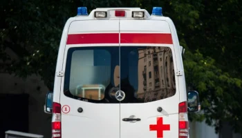 Мужчина погиб после атаки ВСУ на служебный автобус в Белгородской области