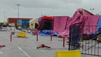 В Волгограде обрушился купол цирка-шапито из-за ветра и ливня