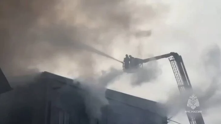 Пожарные ликвидировали открытое горение на складе с удобрениями в Долгопрудном Пожарные ликвидировали открытое горение на складе с удобрениями в Долгопрудном