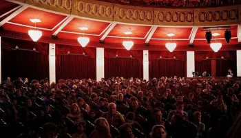 Сервис "Мосбилет" подготовил тематическую подборку комедий Театра сатиры