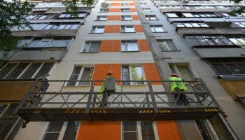 Капремонт фасадов многоквартирных домов начался в Москве