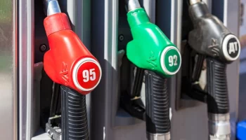 Правительство РФ введет полугодовой запрет на экспорт бензина с 1 марта &ndash; СМИ