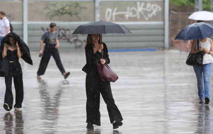 Москвичам рекомендовали использовать метро для поездок из-за грядущих дождей Москвичам рекомендовали использовать метро для поездок из-за грядущих дождей
