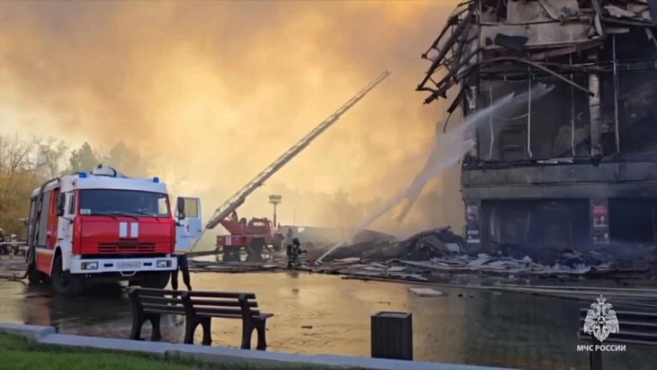 Трое человек пострадали при пожаре в театре в Хабаровске Трое человек пострадали при пожаре в театре в Хабаровске