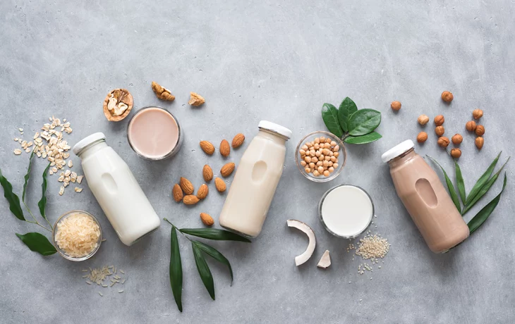 Легче усваивается, но содержит фосфаты: диетологи рассказали о вреде и пользе растительного молока Легче усваивается, но содержит фосфаты: диетологи рассказали о вреде и пользе растительного молока