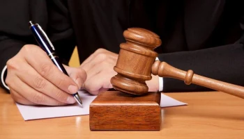 ТАСС: полицейским по делу журналистов Baza предъявлено обвинение в получении взяток