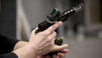 СМИ: Конфликт со стрельбой с участием цыган произошел у военкомата в Закарпатье