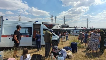 Три человека находятся в тяжелом состоянии после схода поезда с рельсов под Волгоградом