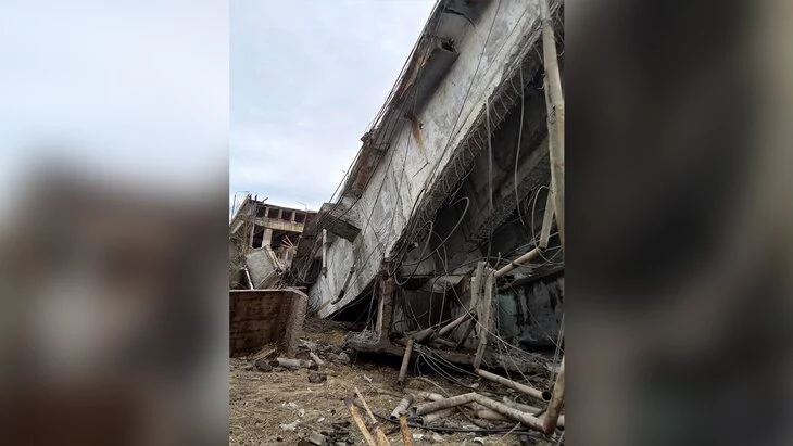 Женщина погибла при обрушении путепровода в Вязьме Женщина погибла при обрушении путепровода в Вязьме