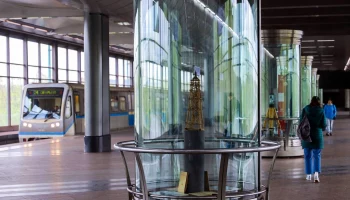 Выставка к 245-летию МИИГАиК открылась на станции метро &laquo;Воробьевы горы&raquo;