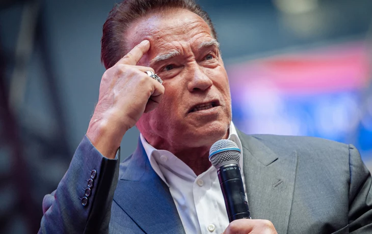 Шварценеггера отпустили после задержания в аэропорту