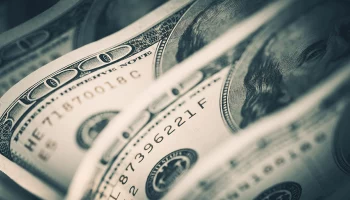 Курс доллара поднялся до 89,45 рубля на Мосбирже