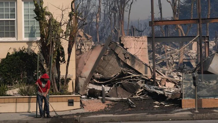 Почти 370 тыс человек остались без света в Калифорнии из-за лесных пожаров Почти 370 тыс человек остались без света в Калифорнии из-за лесных пожаров