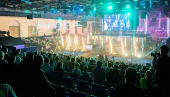 Исторический манеж станет новой площадкой для проведения шоу в "Москино"