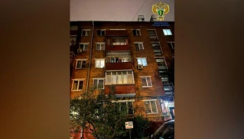 Двое человек погибли в ходе пожара в квартире на западе Москвы