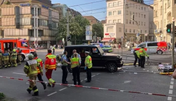 Число пострадавших при наезде автомобиля в Штутгарте выросло до восьми