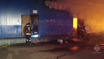 Павильоны со стройматериалами загорелись в ТиНАО