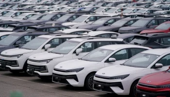 Эксперт Ломанов: автокомпаниям придется идти на уступки для поддержания продаж