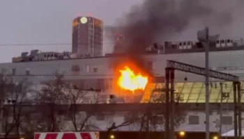 Пожар произошел на территории бизнес-центра на Варшавском шоссе на юге Москвы
