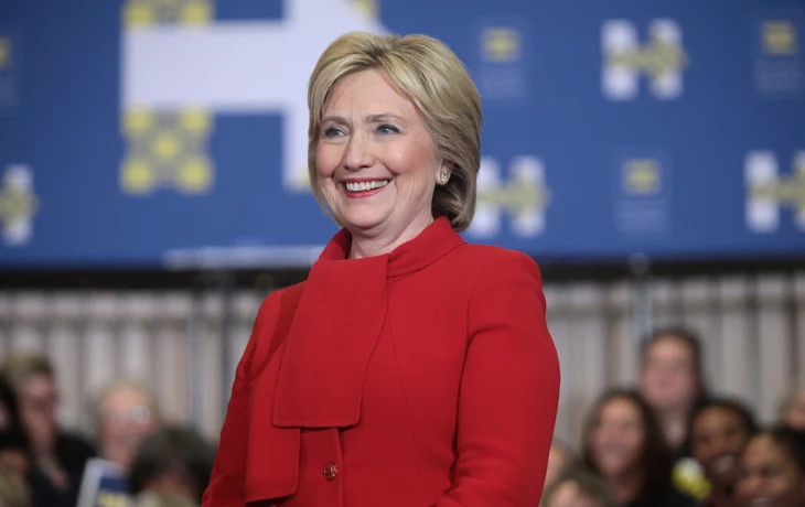 Клинтон в грубой форме посоветовала недовольным избирателям смириться с Байденом Клинтон в грубой форме посоветовала недовольным избирателям смириться с Байденом