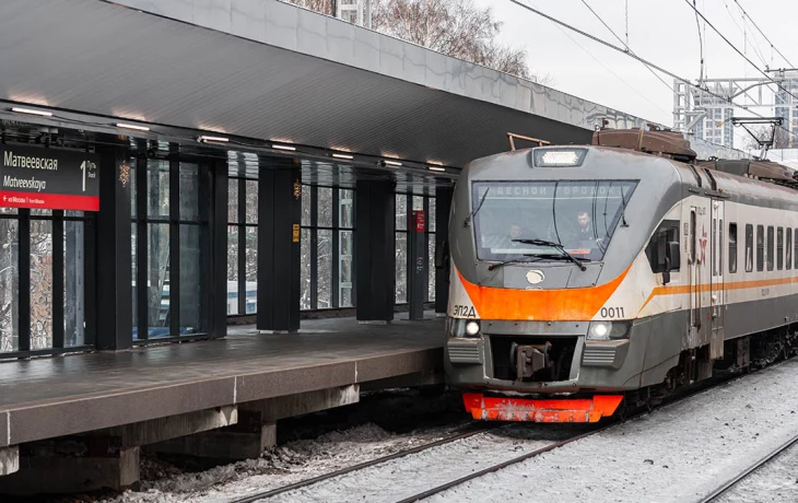 Некоторые поезда МЖД и МЦД-3 задерживаются из-за остановки поезда Некоторые поезда МЖД и МЦД-3 задерживаются из-за остановки поезда