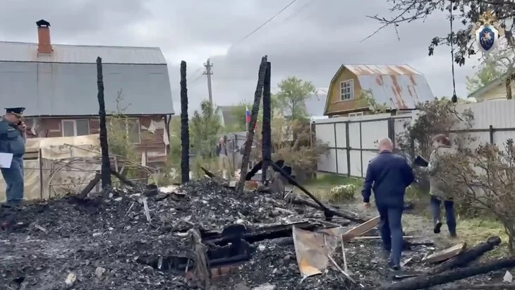 Пять человек погибли при пожаре в дачном доме в Подмосковье Пять человек погибли при пожаре в дачном доме в Подмосковье