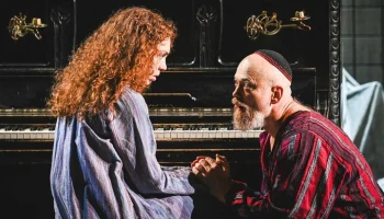 "Поезд жизни", "Натан Мудрый": спектакли театра "Шалом" в "Мосбилете"