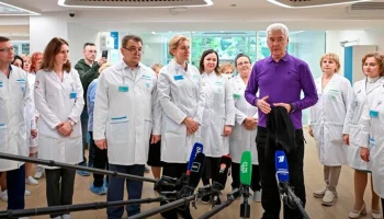 Собянин, Голикова и Цивилева посетили госпиталь для лечения и реабилитации участников СВО