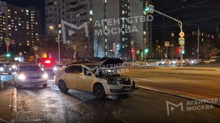 Три человека пострадали в ДТП на юго-западе Москвы Три человека пострадали в ДТП на юго-западе Москвы